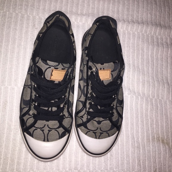 Coach women’s Barrett sneakers - Picture 2 of 8